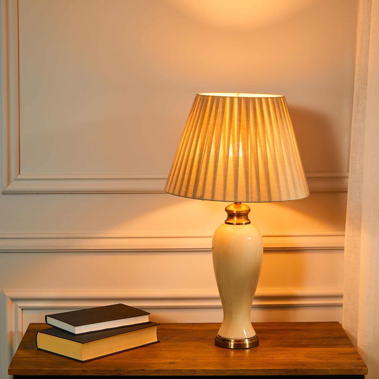 Cream Crackle Ceramic Lamp
